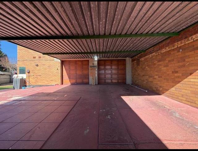 3 BEDROOM HOUSE FOR SALE IN LINMEYER